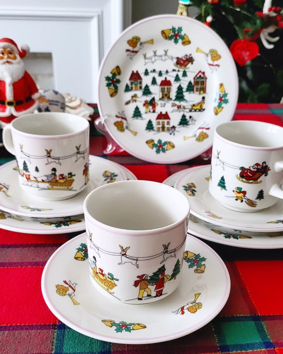 Conjunto de Porcelana  Natalino com 9 Peças